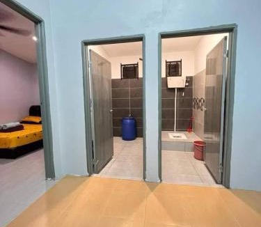 Kampung Permatang Bogak House | aslam homestay 2 bedrooms
