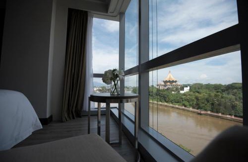 Kampung Surabaya Hotel | Astana Wing - Riverside Majestic Hotel
