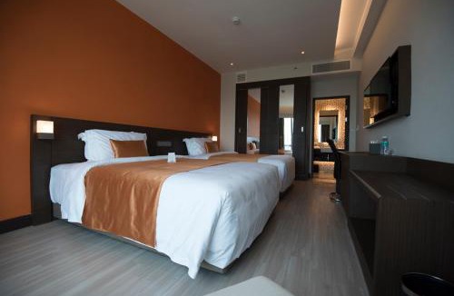 Kampung Surabaya Hotel | Astana Wing - Riverside Majestic Hotel