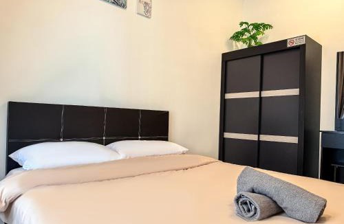 Central Seberang Perai Apartment | Aston Acacia Pool View 2BR for 5 Pax with Pool & Netflix WiFi