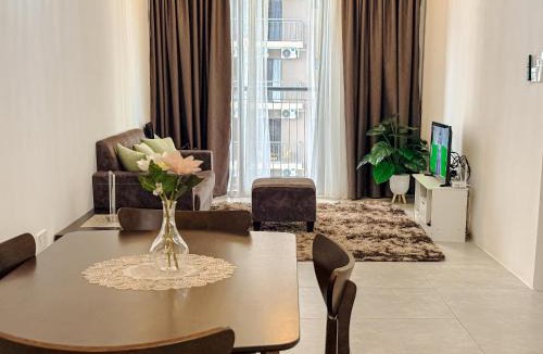 Central Seberang Perai Apartment | Aston Acacia Pool View 2BR for 5 Pax with Pool & Netflix WiFi