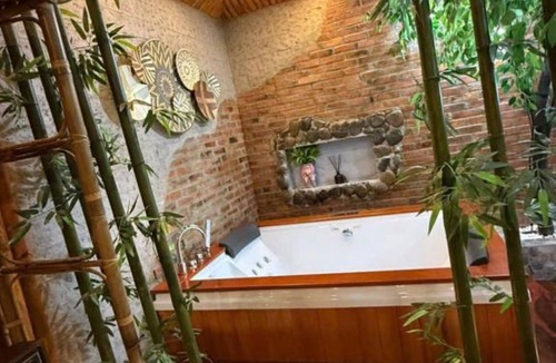 Thuy Xuan Hotel | Athena Hotel