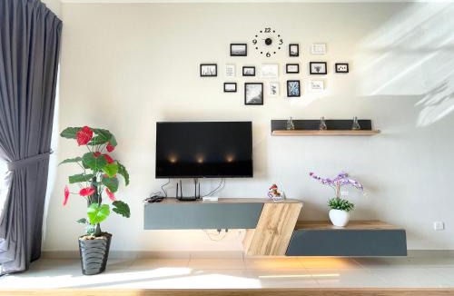 Malacca City Apartment | Atlantis center of Melaka 1B1B max 6pax with Big Pool and Sky Bridge