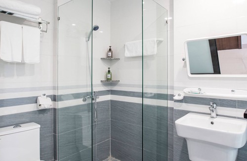 Ngo Quyen Hotel | Aui Hotel
