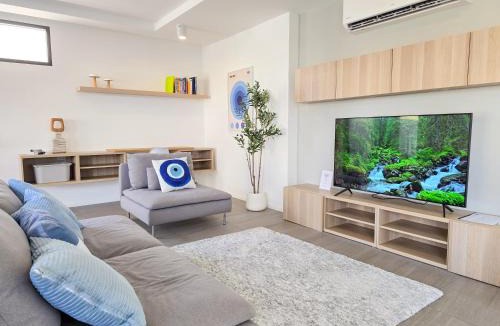 Ban Waen Villa | AURA STAY-Luxury Private Pool Villa walk to Kad Farang