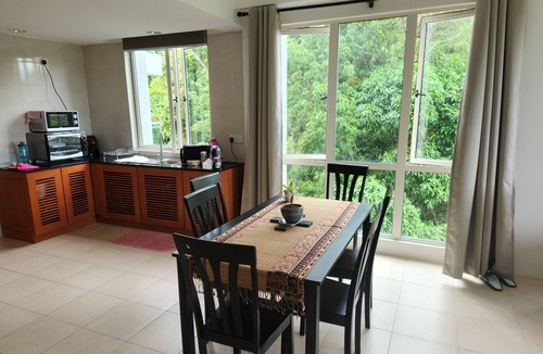 Santubong Apartment | Awesome 3-bedroom apartment Kuching with AC and gym
