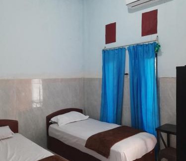 Pekutatan Hotel | Ayunda Stay & Hostel