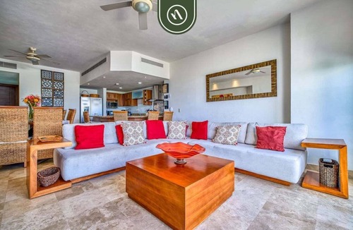 La Cruz de Huanacaxtle Condo | B Nayar-Taib 402 | 3BR/3BA Nuevo Vallarta, pool, hot tub