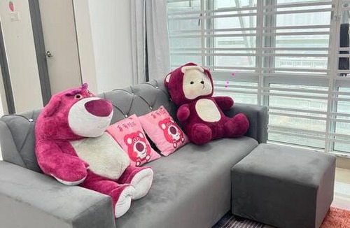 Tebrau Apartment | B1711 Austin Height Lotso Bear Home Netflix ByStay