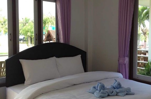 Sam Roi Yot Hotel | Baan Golden Resort