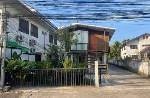 Wieng House | Baan Jai Klang (บ้านใจกลาง)