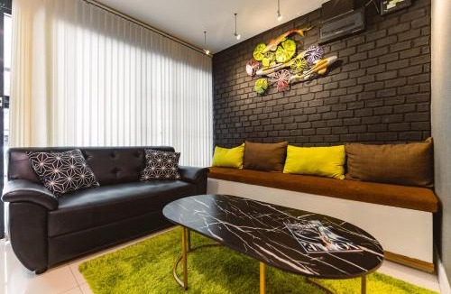 Chang Phueak Villa | Baan PromTel ,Villa close to Nimman, Resort Pool