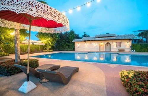 Chang Phueak Villa | Baan PromTel ,Villa close to Nimman, Resort Pool
