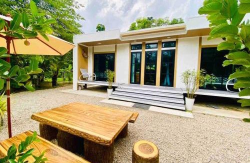 Khao Yoi Villa | Baan Suan Khiriwong 2-BR Villa บ้านสวนคีรีวงศ์