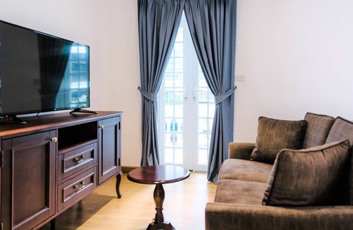 Bang Rak Hotel | Baan Vajra