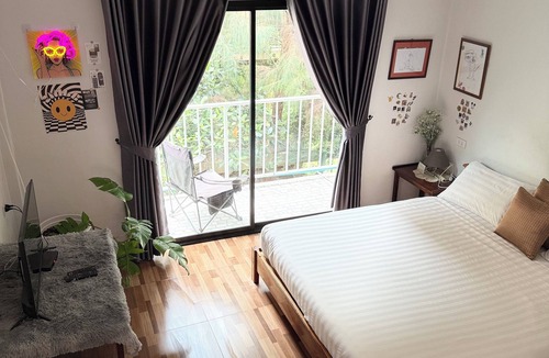 Ban Pong Hostel | BaanPaa Resort