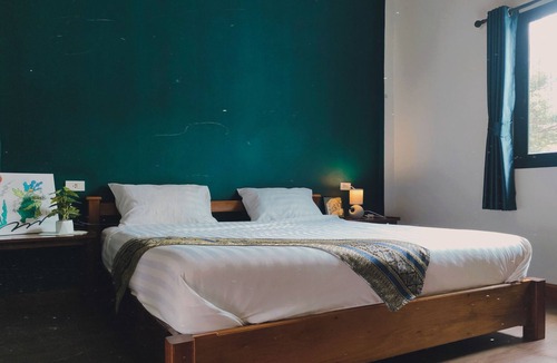 Ban Pong Hostel | BaanPaa Resort