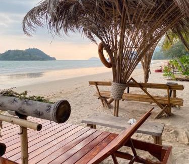 Ko Mak House | BaanYai Beach Resort Koh Mak