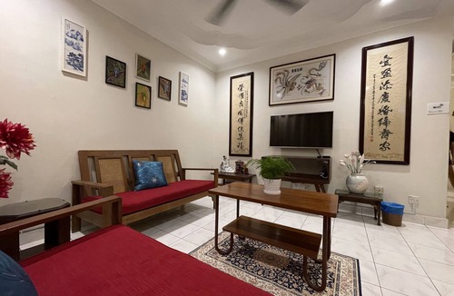 Taman Kota Laksamana House | Baba & Charlie Homestay