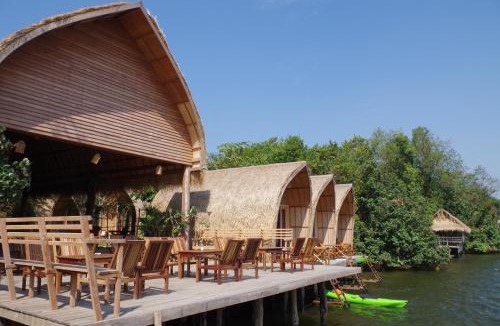 Kampot Resort | Bamboo Bungalow
