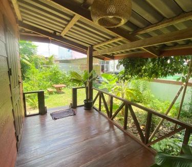 Thakhek House | Bamboo Hostel