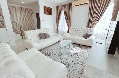 Sungai Tangkas House | Bangi BungalowStay