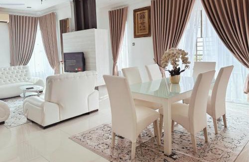 Sungai Tangkas House | Bangi BungalowStay
