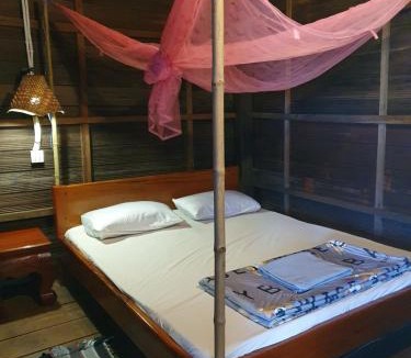 Ban Lung Hostel | Banlung Mountain View Treks & Tours