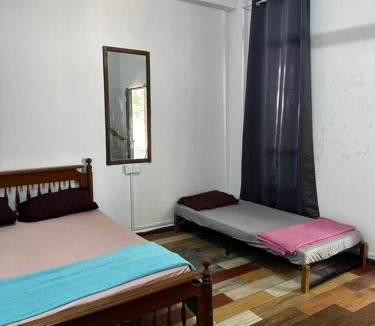 Batu Buruk House | Batu Buruk roomstay 2