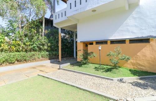 Sidomulyo House | Batu Villa & Residence By Pinky