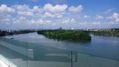 Central District Apartment | Bayu Marina Residence 3 Mins away Mid Valley Southkey