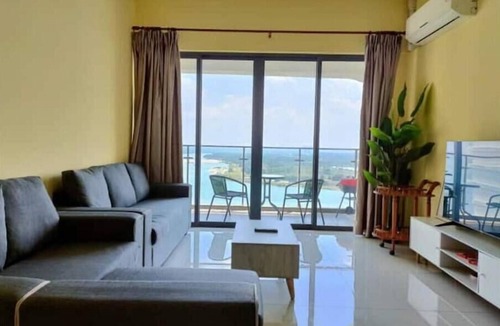 Tebrau Apartment | beach bar/seaview/4-13pax/CIQ 5MINS/Johor Bahru