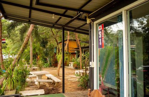 Rayong Resort | Beach Box Resort at Rimlay Rayong