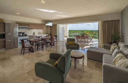 Playa Mujeres Apartment | Beach Escape | 2BR | Pool & Premium Amenities