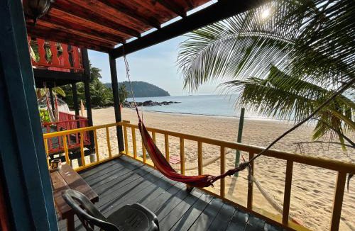 Tioman Island Resort | Beach Shack Tioman - Beachfront Seaview