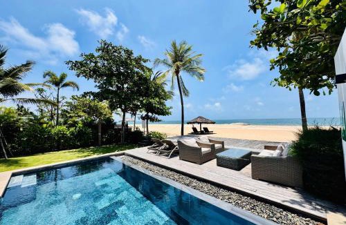 Phuoc Thuan Villa | Beachfront 4 Bedrooms private pool villa Sanctuary Ho Tram resort