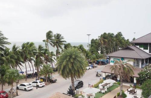 Ban Bang Saen Apartment | Beachfront 70 sqm Premier Sea View and Pool View Family Room FREE DISNEY PLUS