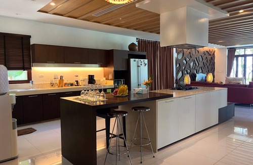 Sai Thai Villa | Beachfront Amatapura villa 10