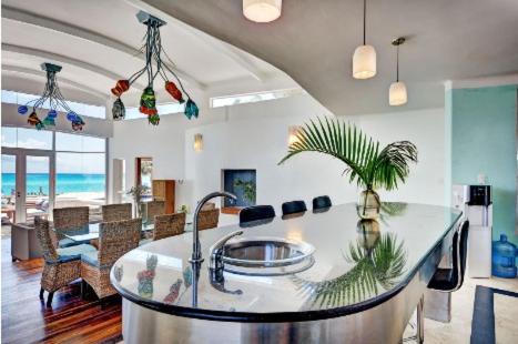 Playacar Beach Villa | Beachfront Casa de Playa