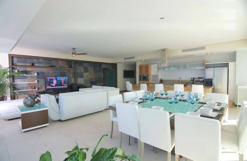 North Hotel Zone Condo | Beachfront condo in superb location amazing views