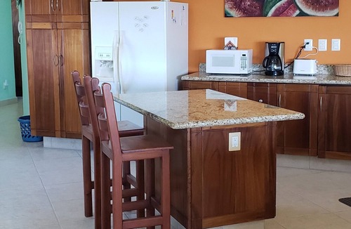 Emiliano Zapata Condo | Beachfront Condominium-Great Prices Great View/No children under 13 allowed