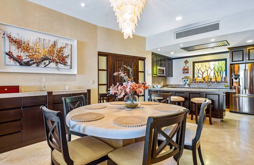 South Shore Hotel Area Condo | Beachfront Dream Retreat With Pool, Tennis & gym Access - Washer/dryer, AC