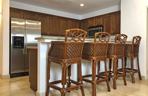 La Paz Condo | BeachFront, Golf, Heated pool, Tennis,Netflix, Gym, Pickleball