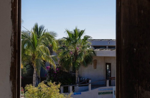 La Fortuna House | Beachfront King room on the La Fortuna Surf Break - The Baja Station