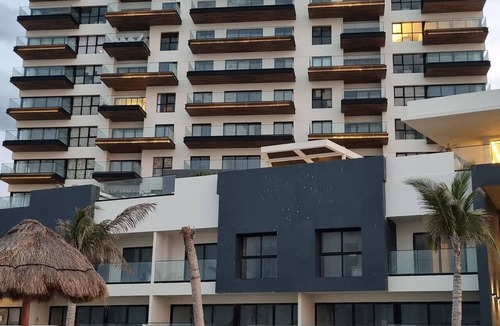 Merida Apartment | Beachfront Oceanview Luxury Apartment (sleeps up to 8) Yucalpeten Resort Marina.