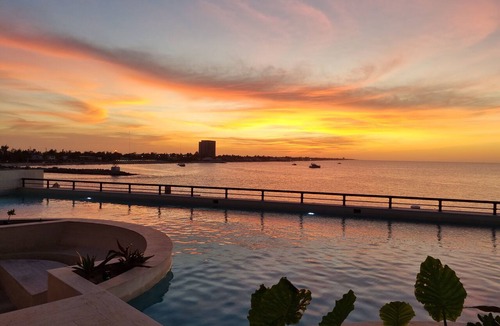 Merida Apartment | Beachfront Oceanview Luxury Apartment (sleeps up to 8) Yucalpeten Resort Marina.