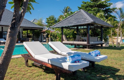 Dencarik Villa | Beachfront pool villa: Free welcome dinner!