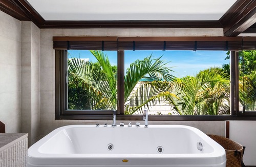 Koh Samui Villa | Beachfront Villa Private Beach & Pool 3 Ensuite Bedrooms Housekeeper included