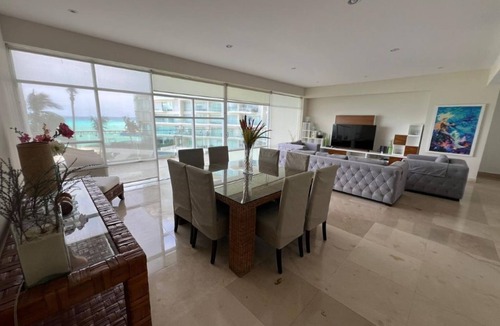 Punta Cancun House | BEAUTIFUL AND SPACIOUS OCEANFRONT CONDO IN CANCUN.