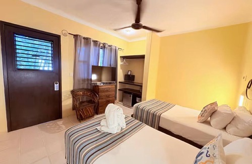 Centro Hotel | Beautiful DBL Bed Suite in the heart of Playa